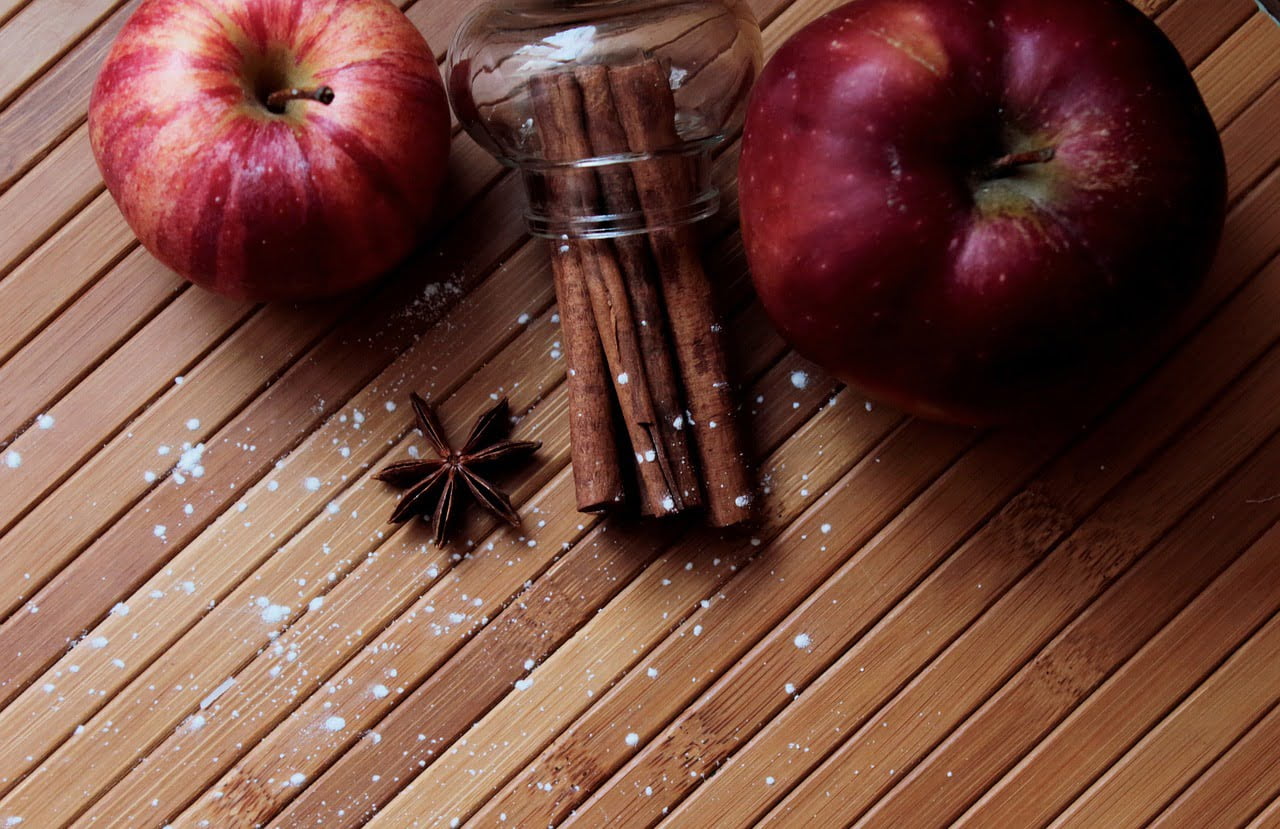 Apple Cinnamon Muffins - Well Rounded Guru